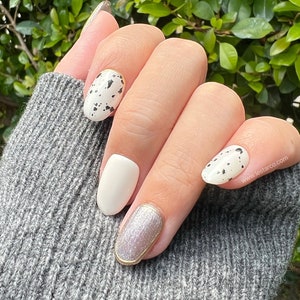 Handmade Press On Nails: Silver, Eggshell, and Gold Glitter