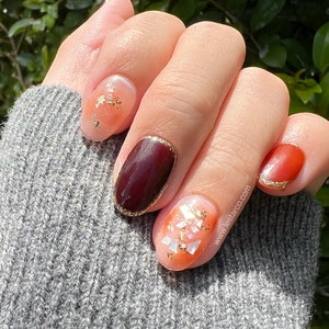 Reusable Burgundy Gold Foil Nails Premium Short Press on Nails Gel Manicure Hand Painted Pressons Handmade | Lestarco faux nails XWZ145