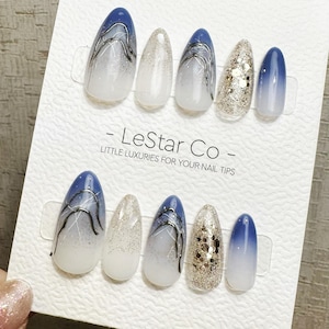 Frosty Blue Galaxy Press On Nails: handgeschilderde herbruikbare gelpersen