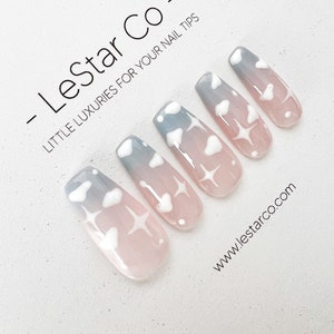 Uñas postizas reutilizables de primera calidad Sky and Cloud, manicura en gel, uñas postizas pintadas a mano, uñas postizas hechas a mano de Lestarco XWZ187