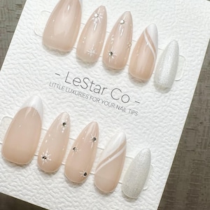 Handmade Shimmering Press On Nails: Customizable Gel Nail Art