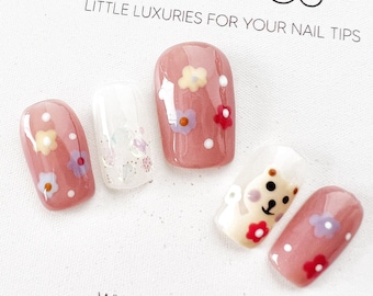 Handmade Press On Nails: Flower Bear Design, Reusable Manicure Set