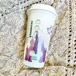 Disney Schloss Feuerwerk Wiederverwendbare Tasse | Personalisierter Starbucks Cup | Starbucks Tumbler | Disneyland | Geburtstagsgeschenk