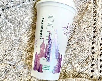 Disney Castle Fireworks Starbucks Reusable Cup / Taza Starbucks personalizada / Starbucks Tumbler / Disneyland / Regalo de cumpleaños