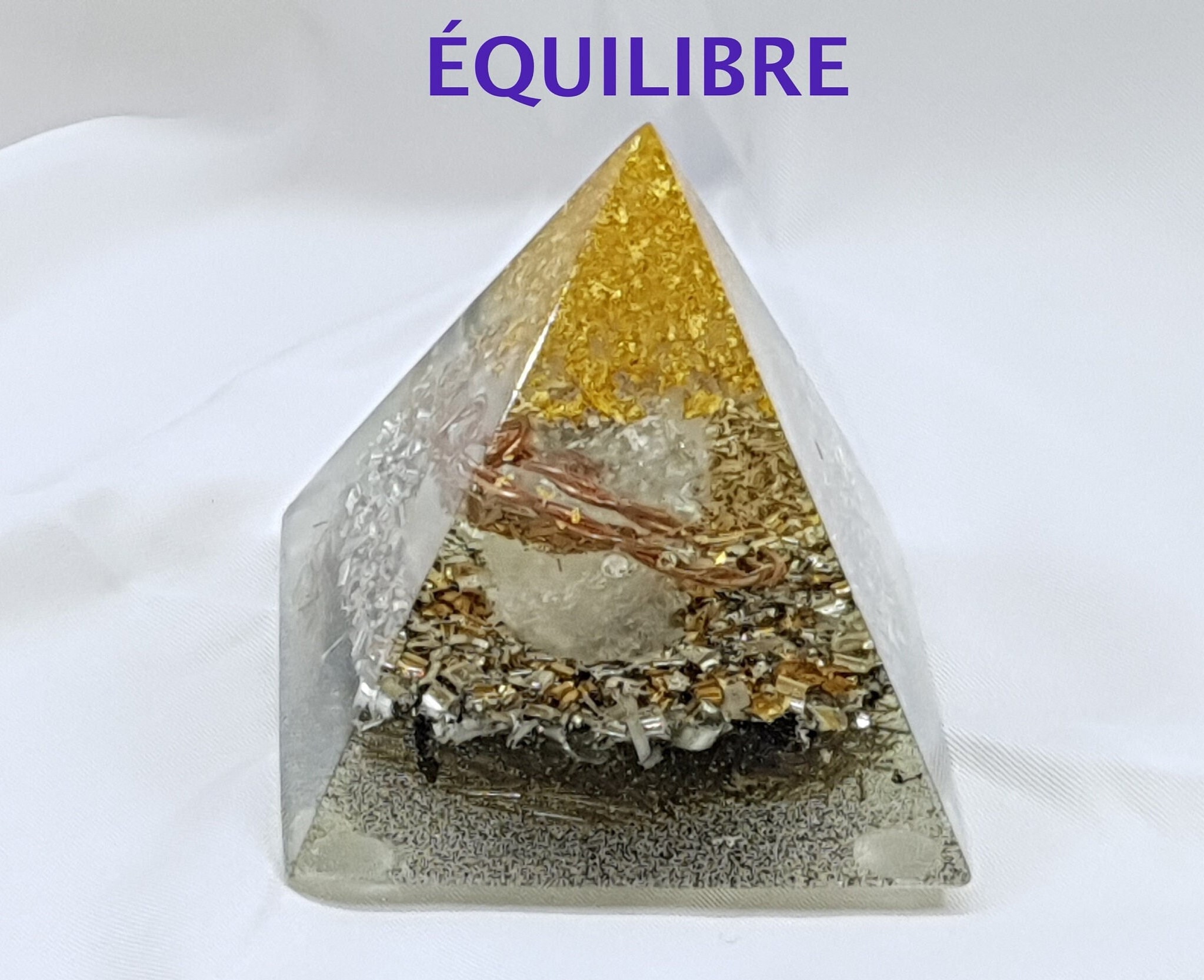 Petite Pyramide Orgonite Équilibre