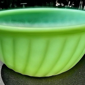 Jadeite 7&quot; Anchor Hocking - Fire King Swirl Mixing Bowl