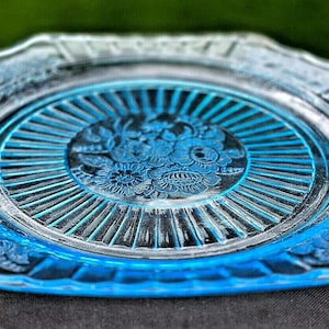 Vintage Blue Mayfair Open Rose 9 1/4 Dinner Plate