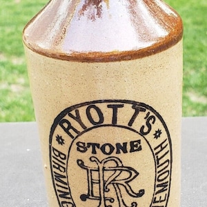 Vintage Ryott&#39;s, Stone Beer, Birmingham & Bournemouth, Flasche Pearson&#39;s England