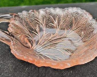 Vintage Pink Indiana Glas Twiggy Muster Pebble Leaf 5 1/4 "Nuss Tasse