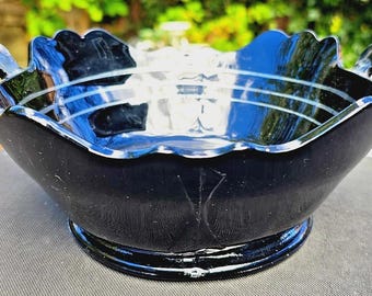 LE Smith Mt Pleasant 8 1/2" Black Bowl Two Handled Square Scalloped Sides Platinum Band