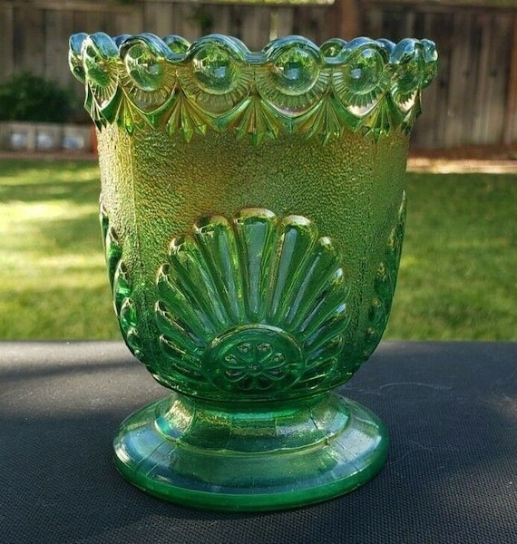 Westmoreland Iridized Green Carnival Glass Shell and Jewels Open