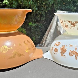 Set di 4 ciotole Pyrex in stile &quot;Cenerentola&quot; (Pyrex 441-444)