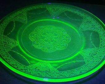Green Uranium / Vaseline Georgian Lovebirds Federal 6&quot; Sherbet / Bread/ Pie Plate