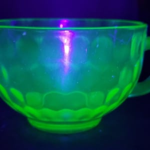 Vaseline Uranium Green Federal Glass Raindrops Cup
