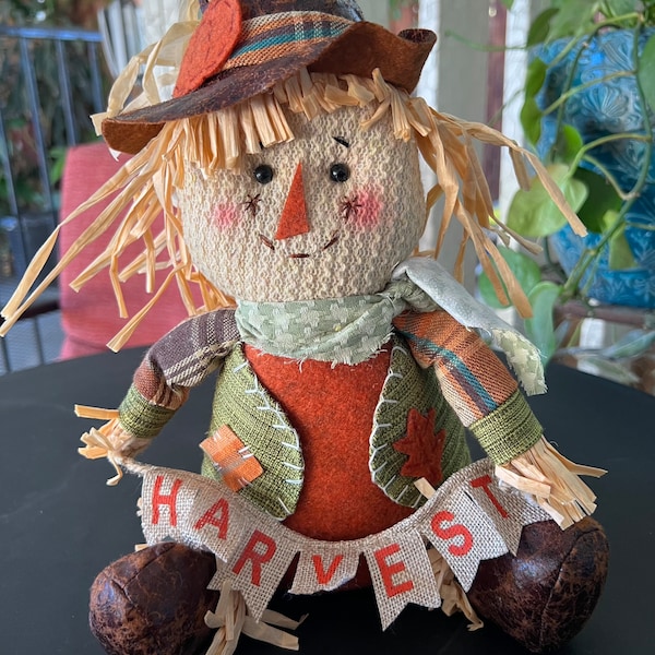 Gift Boutique Table Thanksgiving Decorations Fall Figurine Autumn Cute Smiling Scarecrow Holiday Centerpiece for Home Fireplace Mantle Shelf