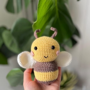 Handmade crochet Bee keepsake toy newborn babyshower gift