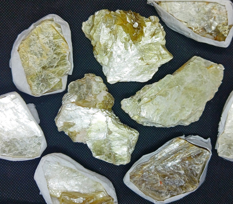 Translucent Mica Gold Muscovite Mica Golden Mica With Amazing Shine Yellow Muscovite ...