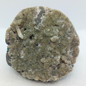 Cristal d&#39;apophylite verte scintillante zéolite naturelle Pierre brute de cristal vert Pierre de cristal d&#39;apophylite brute d&#39;Inde zéolite druzy