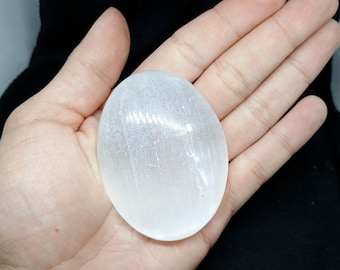 Pedras de selenita para palma com acabamento polido brilhante, grandes pedras de cristal de selenita, pedra de selenita natural brilhante de alta qualidade.