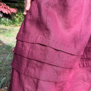 The Virginia, robe en lin bordeaux cousue main image 4