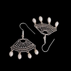 Chandelier earrings