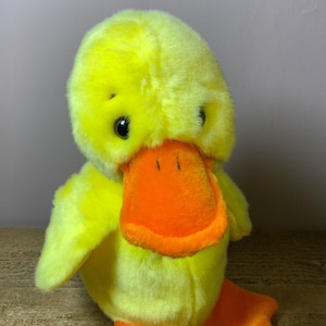 TY Beanie Buddy Quakers Duck Plush - 1998 Yellow/Orange Toy