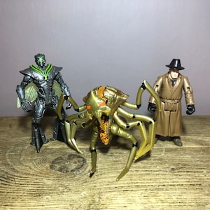 BEN 10 Alien Swarm Figures Bandai / Nano Chip Queen/ Nanomech/ Victor Validus w/Hat / 9/10cm / Action Jointed / Role Play/ Display