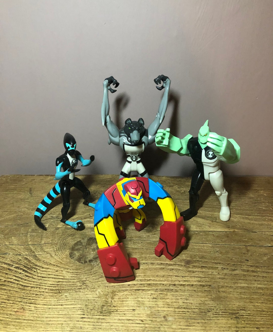 BEN 10 Action Figure Small Bundle/ 4/ Benwolf/ Diamond Head/ Bloxx ...