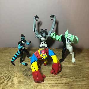 BEN 10 Action Figure Small Bundle/ 4/ Benwolf/ Diamond Head/ Bloxx