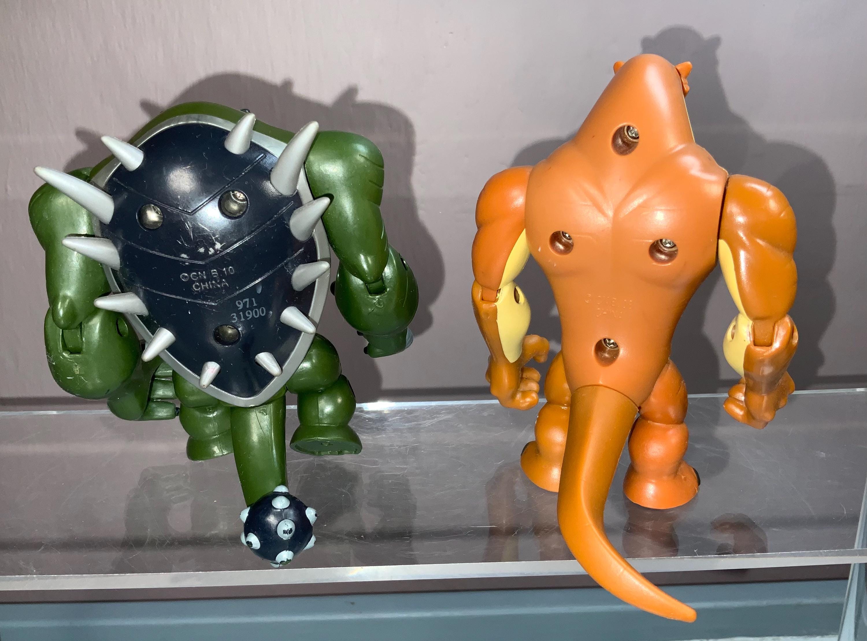 ベン10 ヒューマンゴサウルス アクションフィギュア：バンダイ レトロ