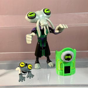 BEN 10 Ultimate Alien Azmuth Action Figure  3" with Ultimatrix Omnitrix Accessory & Tiny Baby Grey Matter, Bandai, Cartoon Network, CN