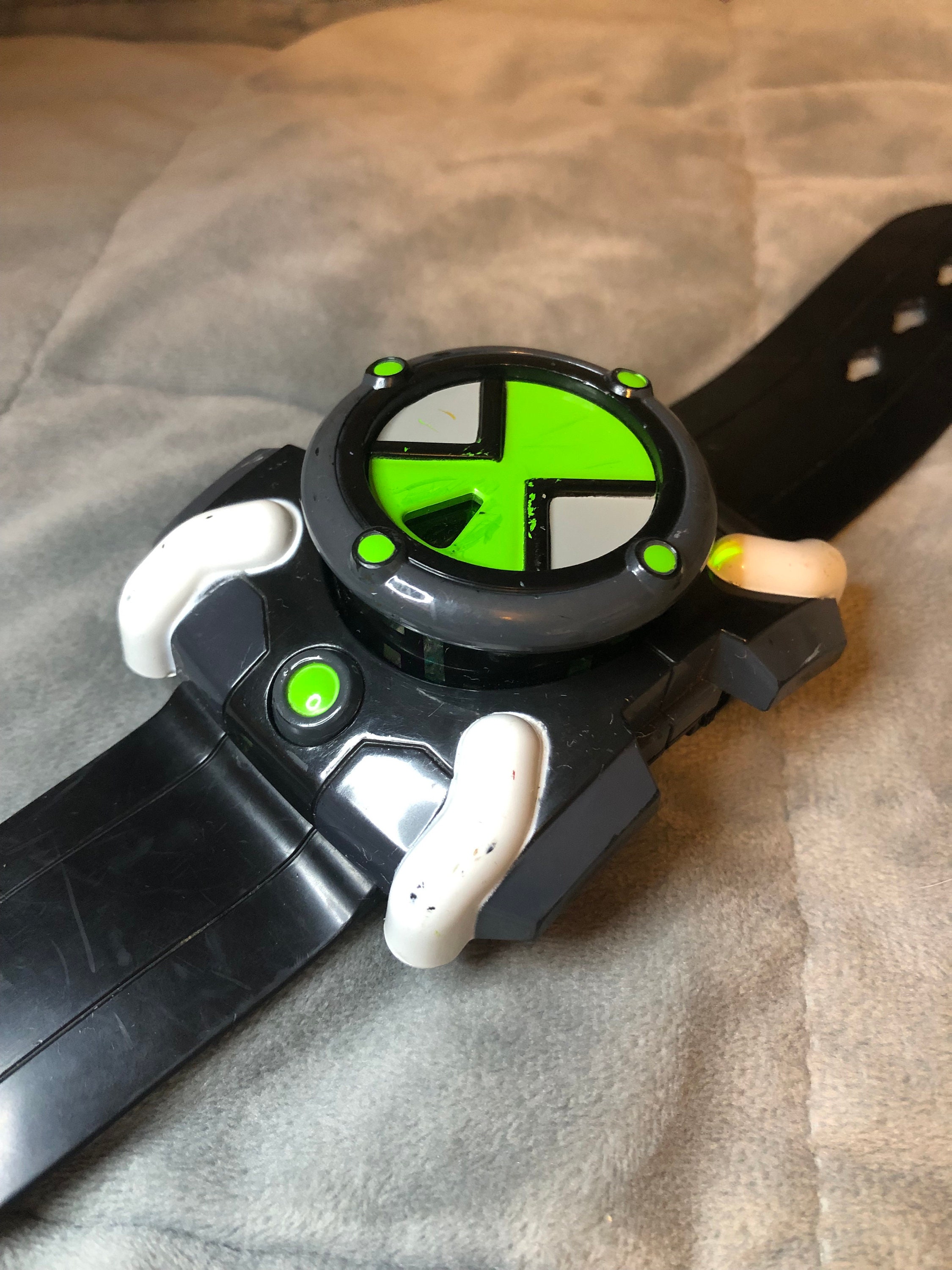 Ben 10 Omniverse Omnitrix Galactic Monsters Wrist Watch New Sealed