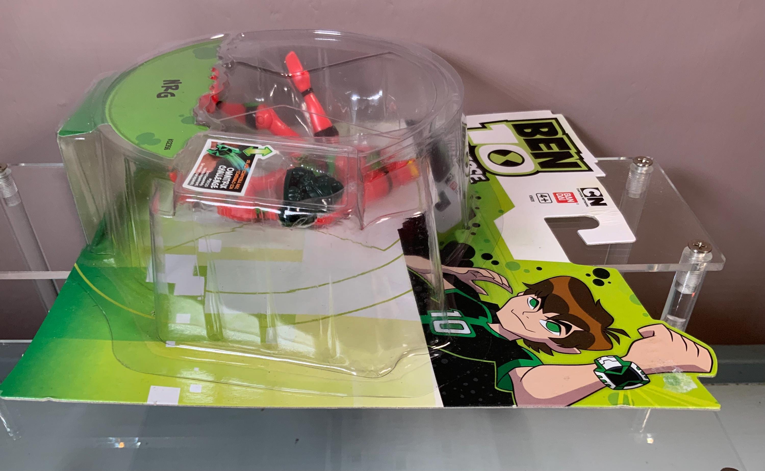 封印されたベン10 オムニバース NRG フィギュア: オムニトリックス付き