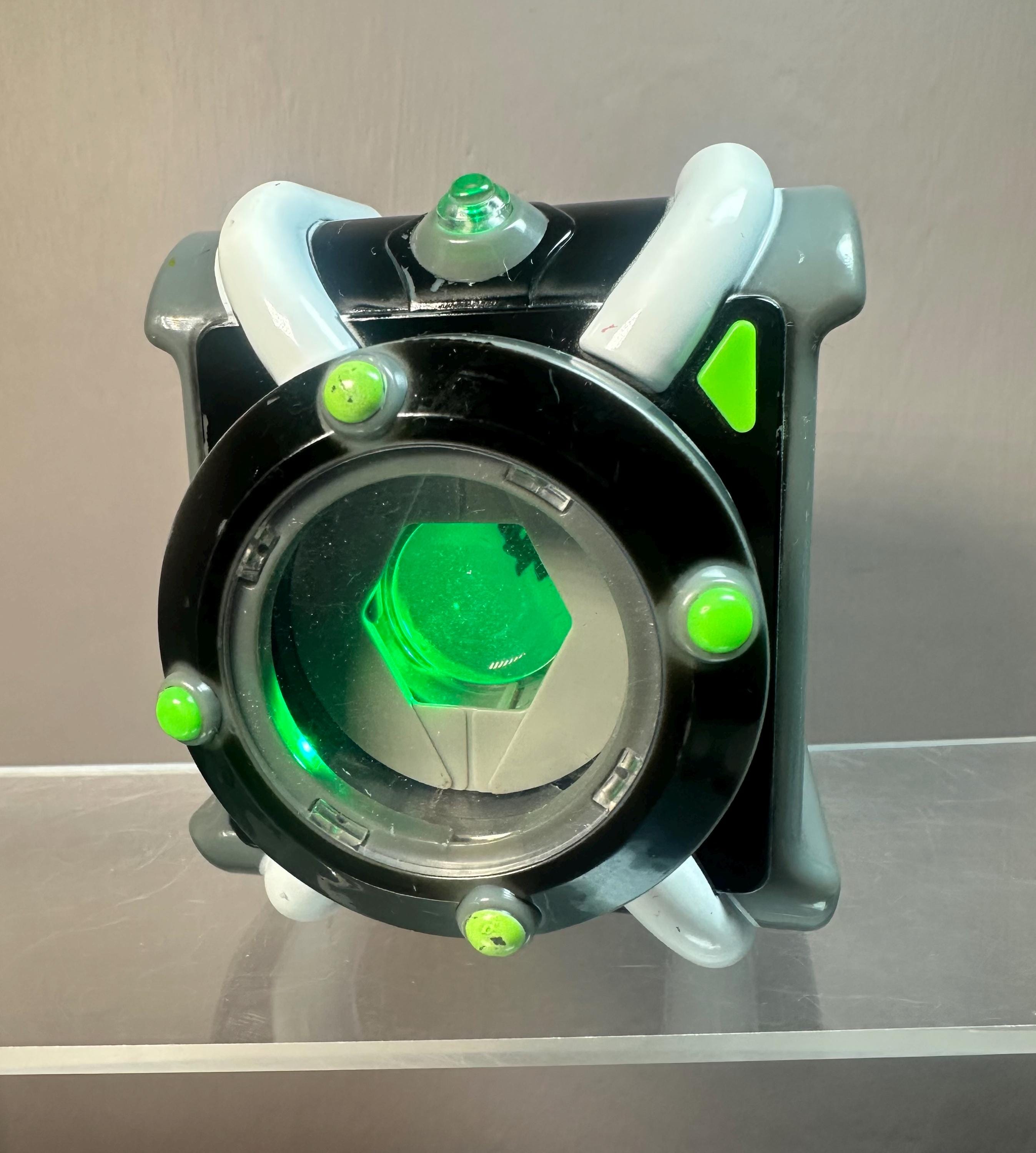 BEN 10, Playmates Cartoon Network S17 Deluxe Omnitrix Watch