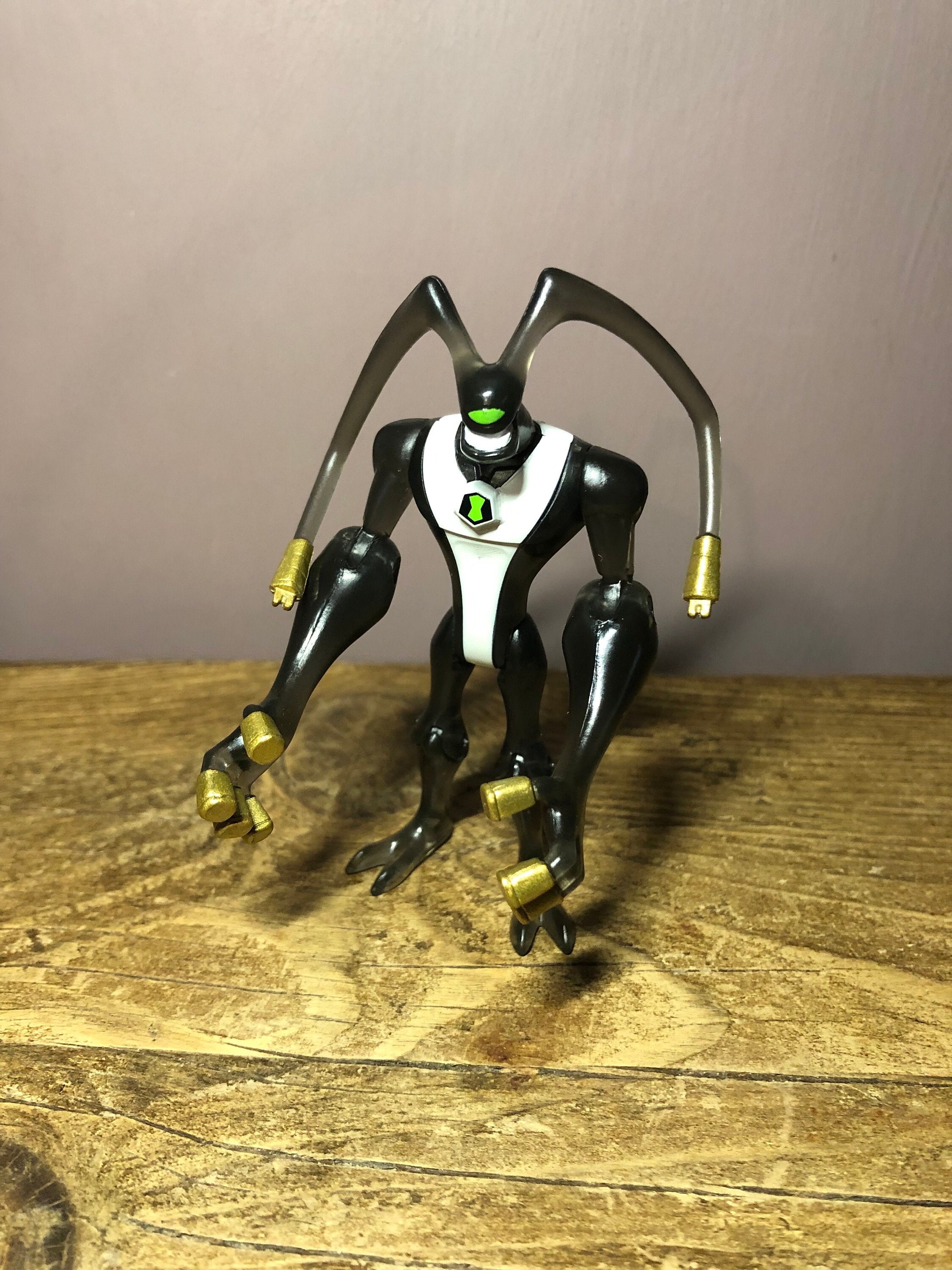 BEN 10 Omniverse Omni-plasm Bandai RARE Clear Translucent