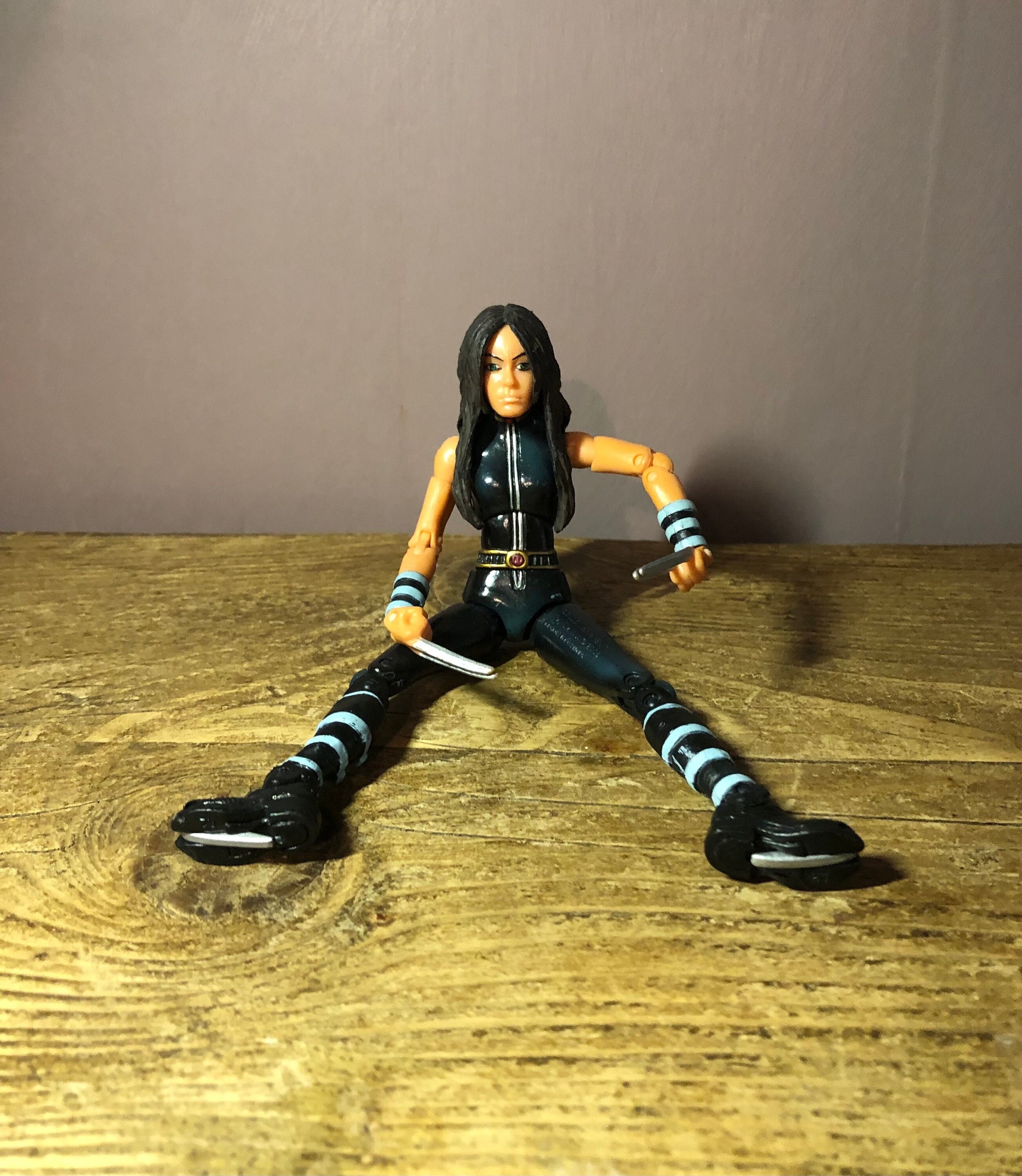マーベルレジェンド　X23 Amazon.com: Marvel Legends Series 6-inch X-23 : Toys & Games