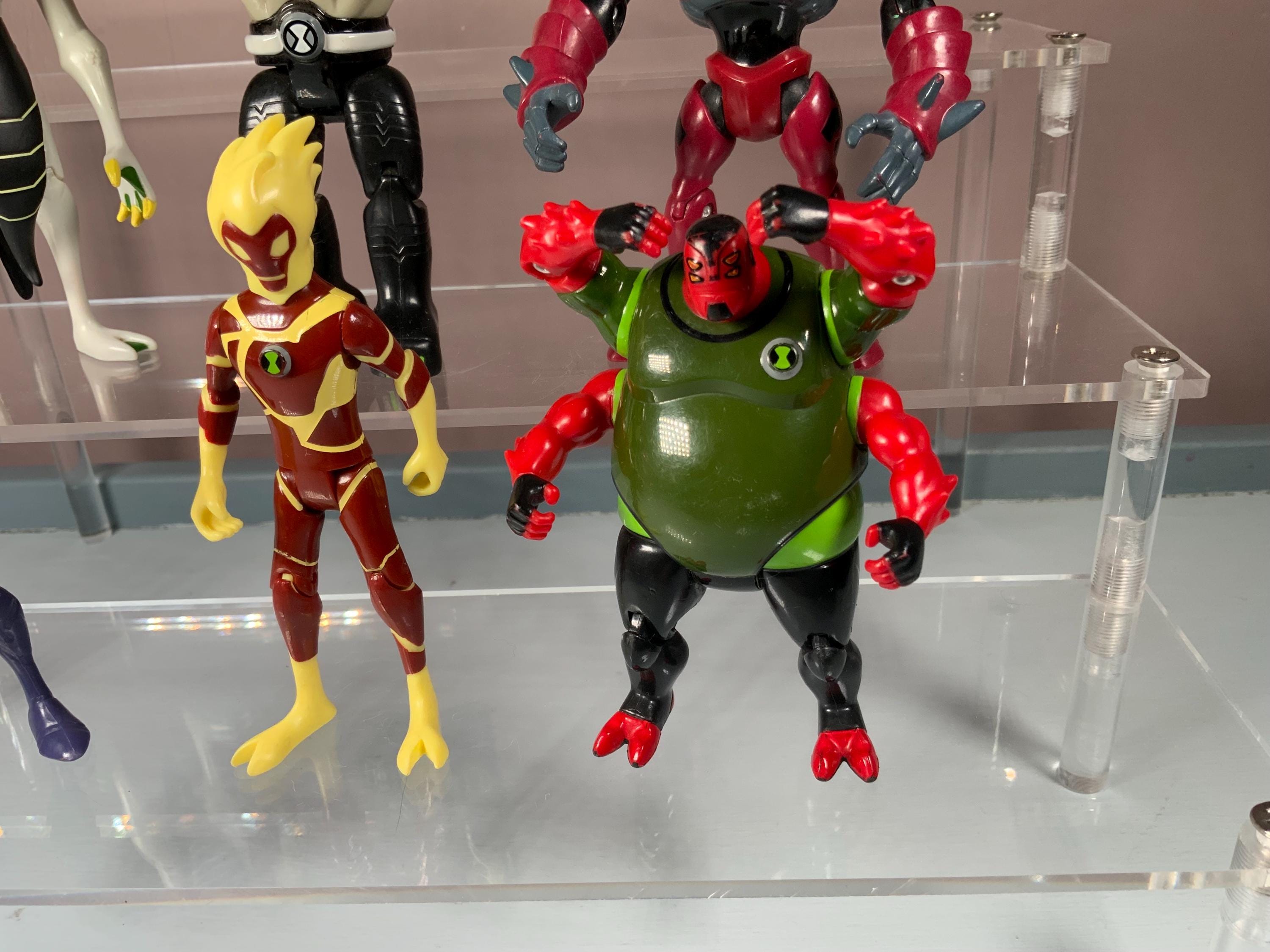 ベン10 エイリアンフォース アクションフィギュアバンドル：2000年代