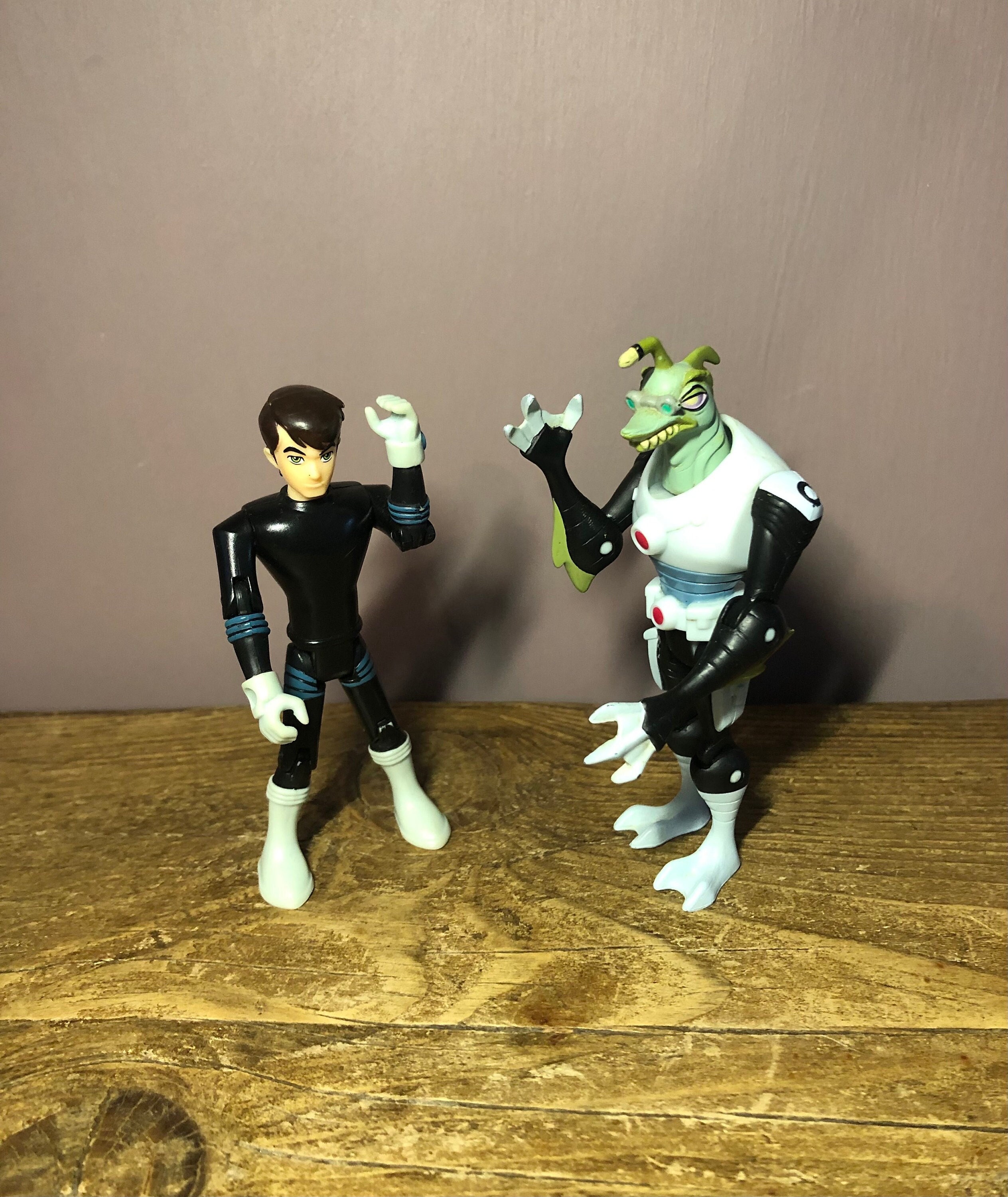 BEN 10 Bandai Action Figures: Plumber Suit Ben Tennyson & Ultimate