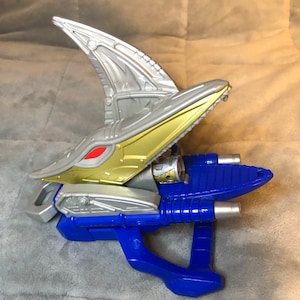 Power rangers dino charge gold ranger morpher 2025