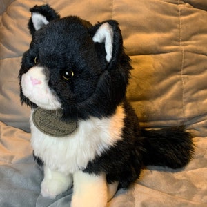 Russ Berrie Yomiko Classics Black White Cat 9” Stuffed Animal