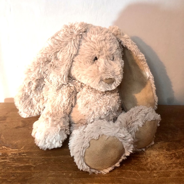Jellycat Conejo/conejito Rollo pequeño retirado, gorro de ante con patas de ante marrón moca, juguete suave de 10”/26cm