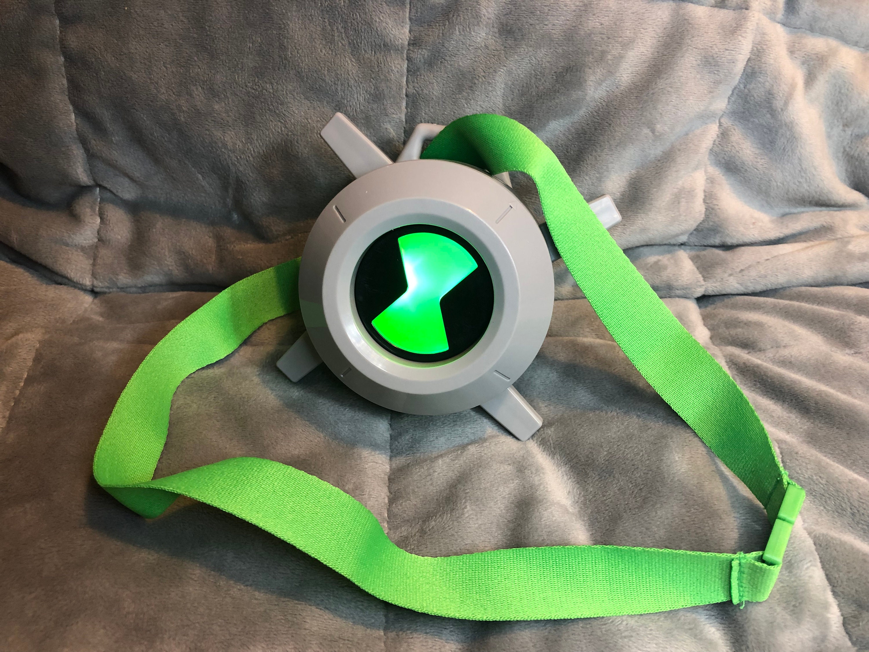 Ben 10 sales chest badge