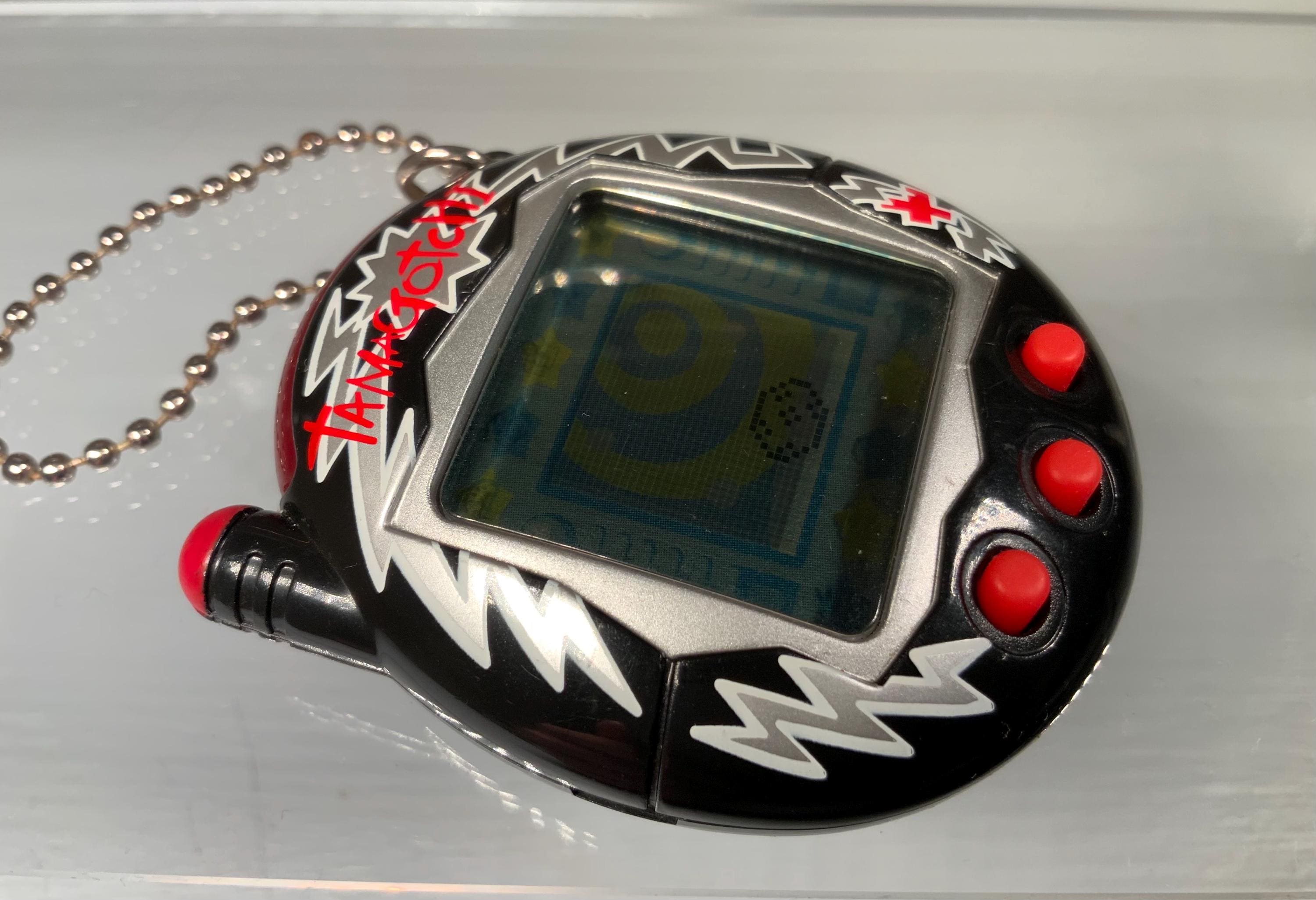 【玩具】 Tamagotchi Connection 2004年製 海外版 レア Vintage Tamagotchi Connection Yellow Stars 2004 Bandai