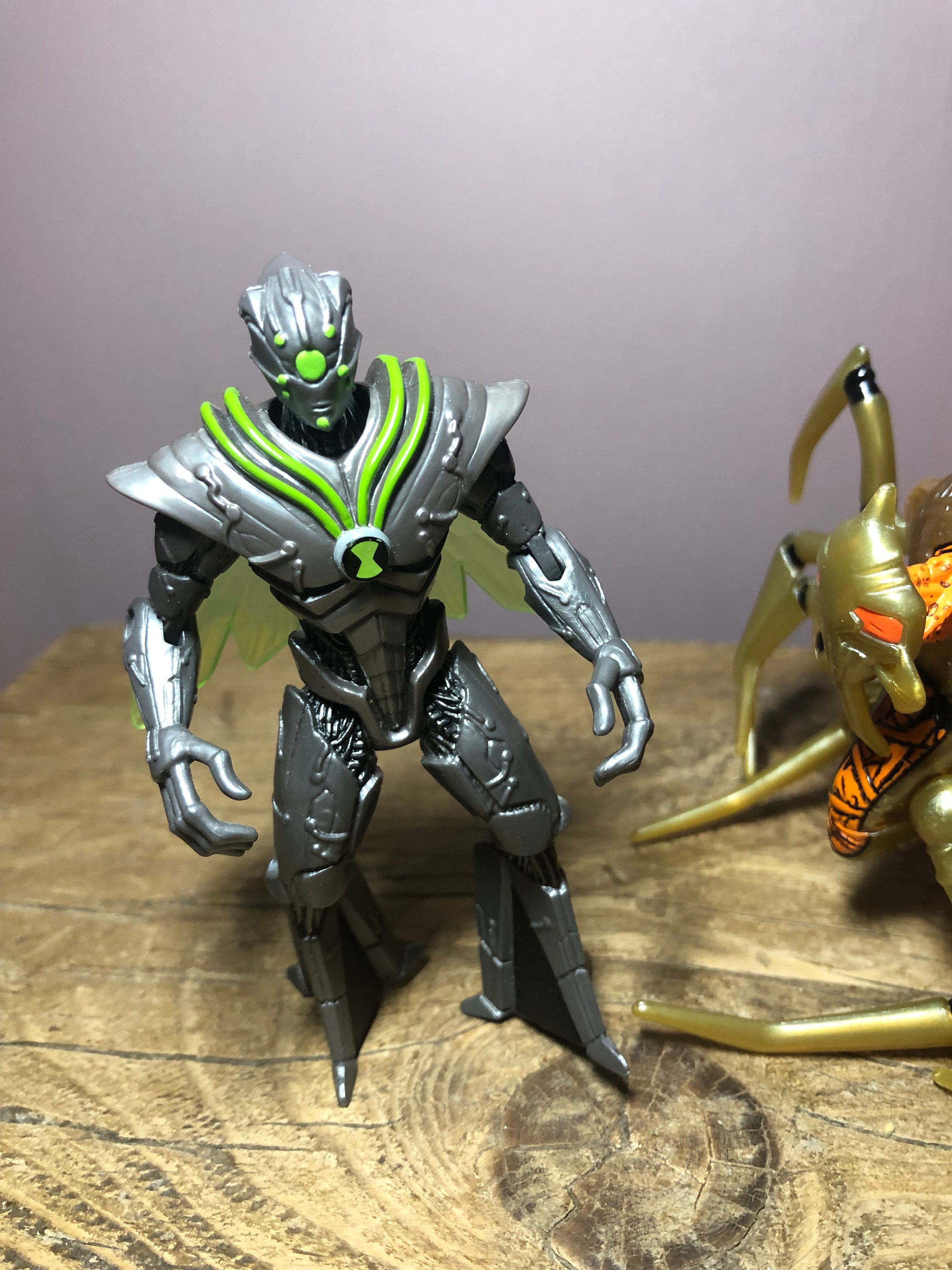 BEN 10 Alien Swarm Figures: Nano Chip Queen, Nanomech, Victor