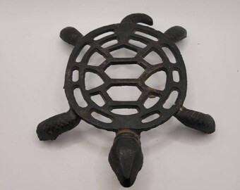 Cast Iron Sea Turtle Trivet | Hot Dish Holder With Silicone Grips | Rustic Kitchen Decor & Practical Pot Stand