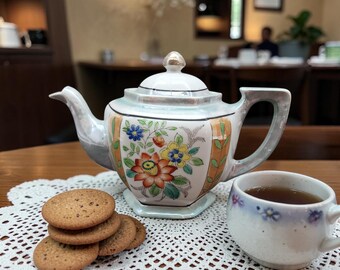 Vintage Lusterware Japanese Teapot 4 Cups
