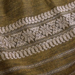Handwoven Eri Silk Shawl: Muga Motifs, Eco-Friendly Luxury