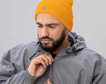 Gorro de lana con inspiración cannábica: un gorro de punto acogedor para un ambiente relajado, perfecto para relajarse y para uso informal.