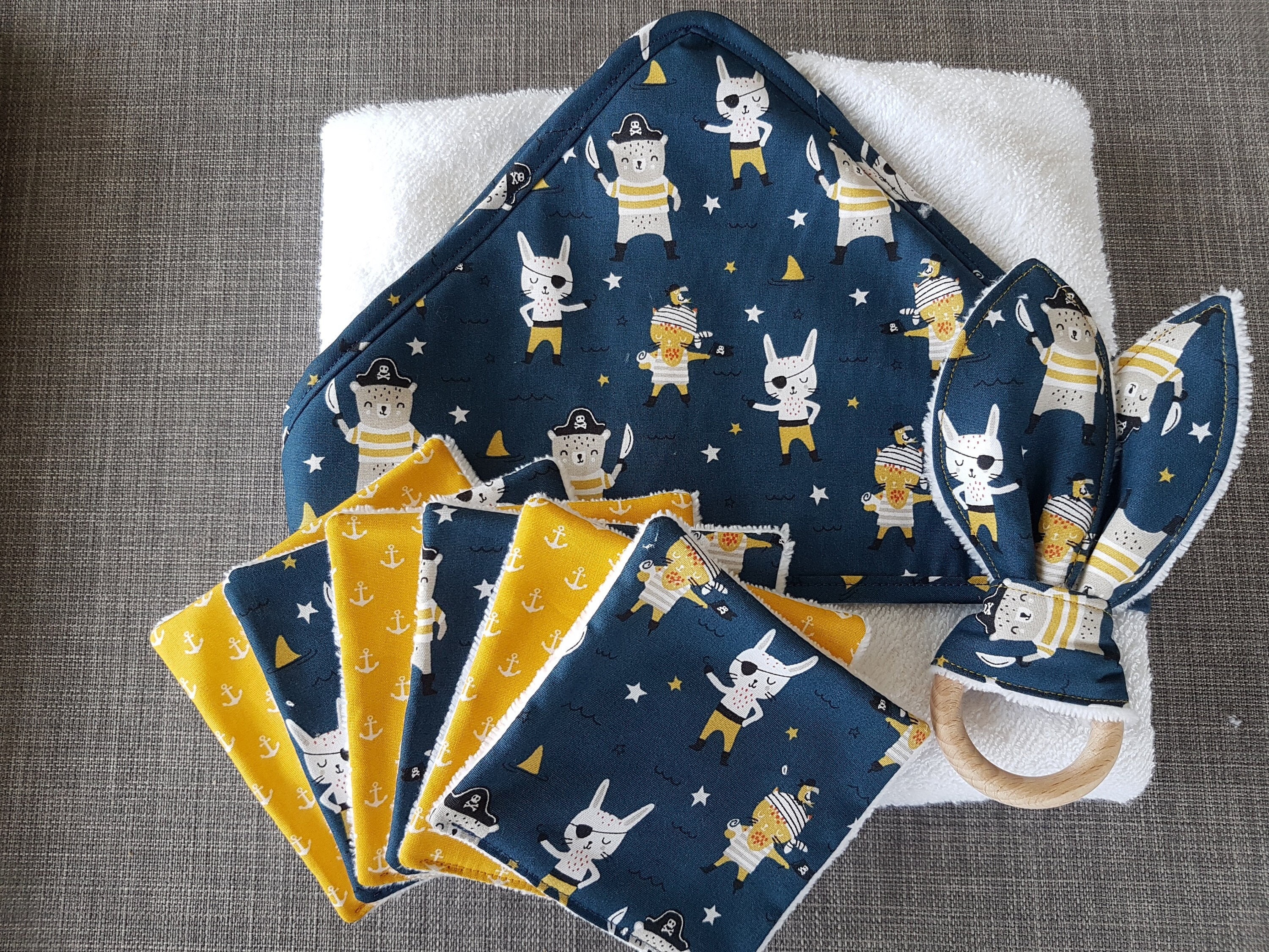 Coffret Naissance Bébé, Cape de Bain, Sortie Lingettes Lavables, Anneau Dentition, Serviette Cadeau