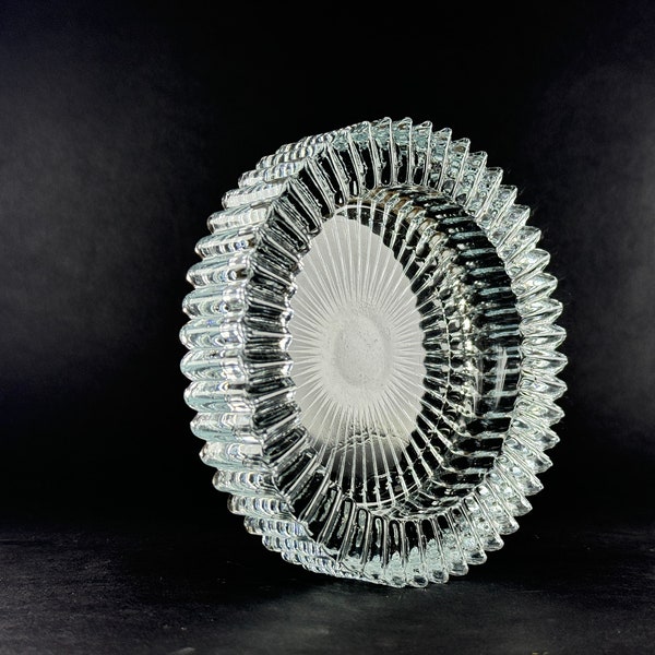 Crystal Glass Sun Shaped Round Ashtray•Luxury Glass Ashtray•Cigarette Ashtray•Circle Cigar Ashtray•Ashtray For Office•Glass Ashtray For Home